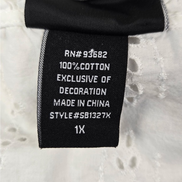 Liv Los Angeles Elegant White Eyelet Blouse for Women💕 - Picture 4 of 4